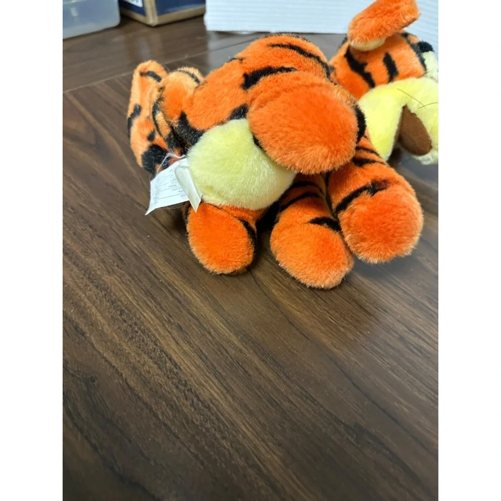 Disney Store Tigger Plush Winnie the‎ Pooh 10 Inch Curly Tail 10
